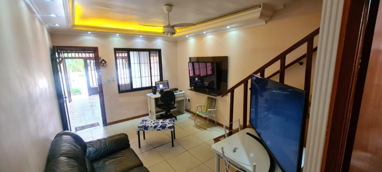 Imagem Sobrado com 2 Quartos à Venda,  em Maracanã - Praia Grande