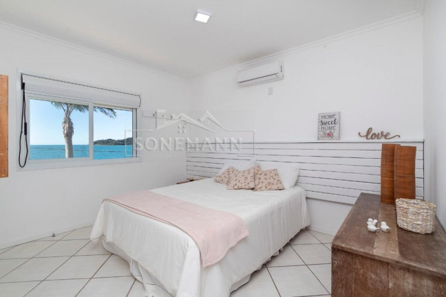 Imagem Casa com 6 Quartos à Venda, 805 m² em Centro - Bombinhas Imagem Casa com 6 Quartos à Venda, 805 m² em Centro - Bombinhas