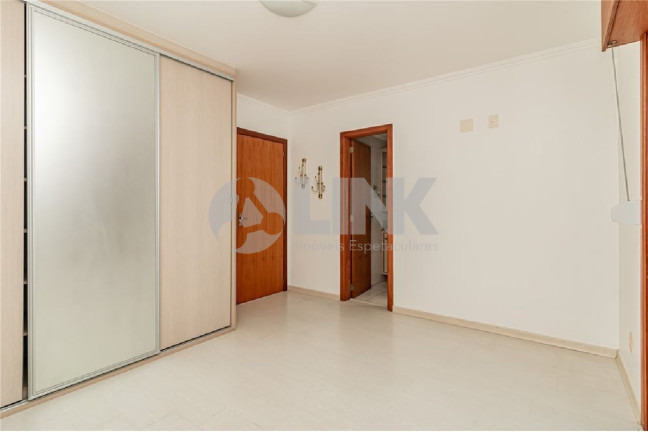 Imagem Imóvel com 2 Quartos à Venda, 187 m² em Jardim Itu - Porto Alegre Imagem Imóvel com 2 Quartos à Venda, 187 m² em Jardim Itu - Porto Alegre