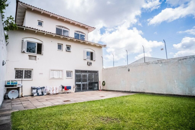 Imagem Imóvel com 3 Quartos à Venda,  em Vila Ipiranga - Porto Alegre