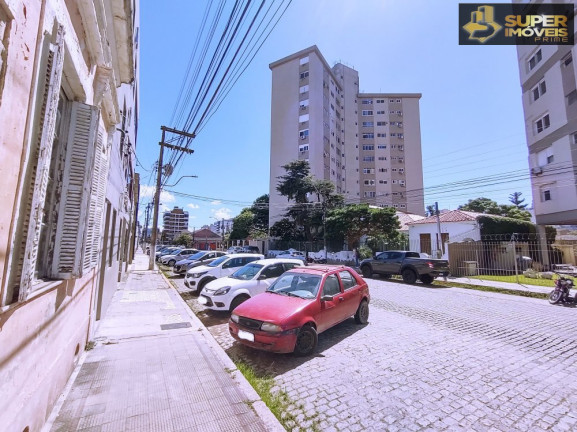 Imagem Casa com 5 Quartos à Venda, 235 m² em Centro - Pelotas