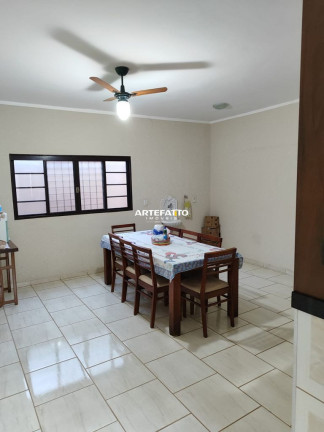 Casa com 3 Quartos à Venda, 220 m² em Centro - Neves Paulista