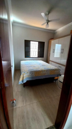 Imagem Casa com 3 Quartos à Venda, 140 m² em Vila Santo Antonio - Maringá