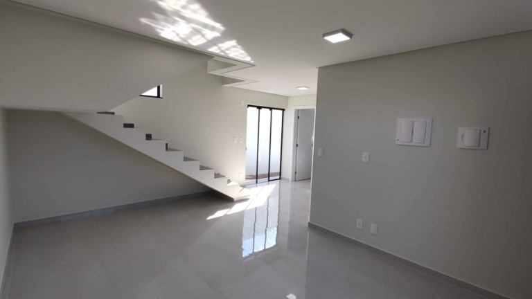 Imagem Sobrado com 3 Quartos à Venda, 92 m² em Floresta - Cascavel