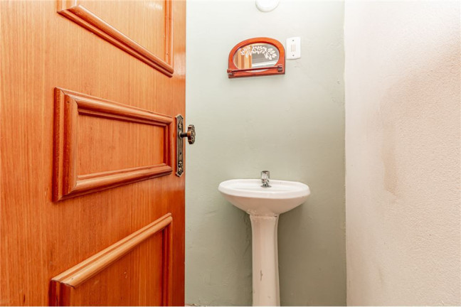 Imagem Casa com 3 Quartos à Venda, em Petrópolis - Porto Alegre Imagem Casa com 3 Quartos à Venda, em Petrópolis - Porto Alegre