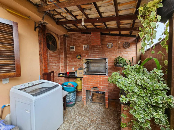 Imagem Casa com 4 Quartos à Venda, 145 m² em Cascata Do Imbuí - Teresópolis