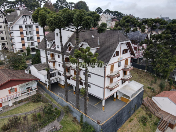 Imóvel com 32 Quartos à Venda, 800 m² em Região De Capivari - Campos Do Jordão