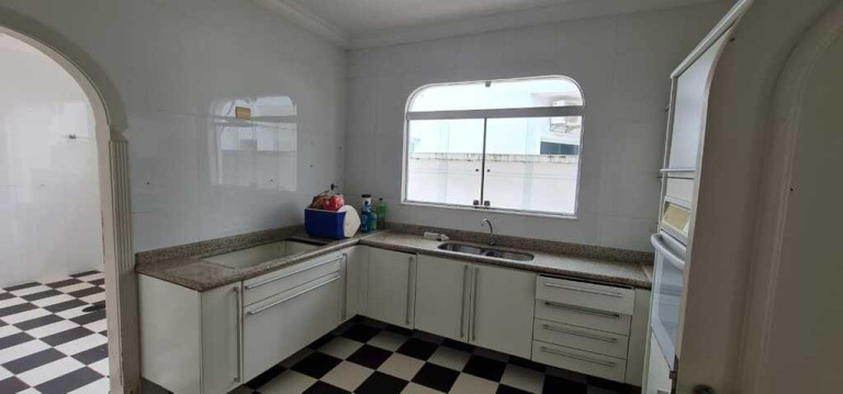 Imagem Casa com 5 Quartos à Venda,  em Jardim Acapulco - Guarujá