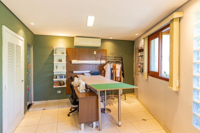 Casa com 3 Quartos à Venda, 273 m² em Jardim Ana Estela - Carapicuíba