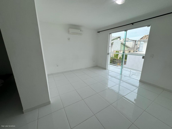 Imagem Casa com 5 Quartos à Venda, 250 m² em Pereque - Porto Belo