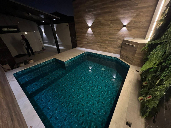 Casa com 2 Quartos à Venda,  em Praia Grande