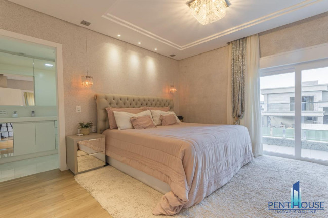 Imagem Casa com 5 Quartos à Venda, 270 m² em Santa Regina - Camboriú Imagem Casa com 5 Quartos à Venda, 270 m² em Santa Regina - Camboriú