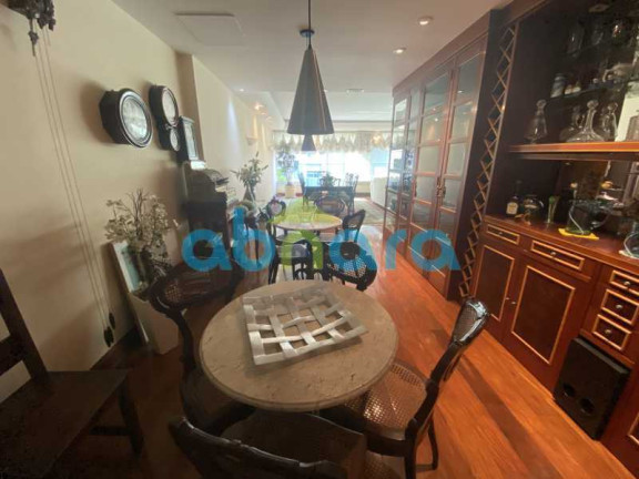 Imagem Apartamento com 4 Quartos à Venda, 280 m² em Copacabana - Rio De Janeiro Imagem Apartamento com 4 Quartos à Venda, 280 m² em Copacabana - Rio De Janeiro