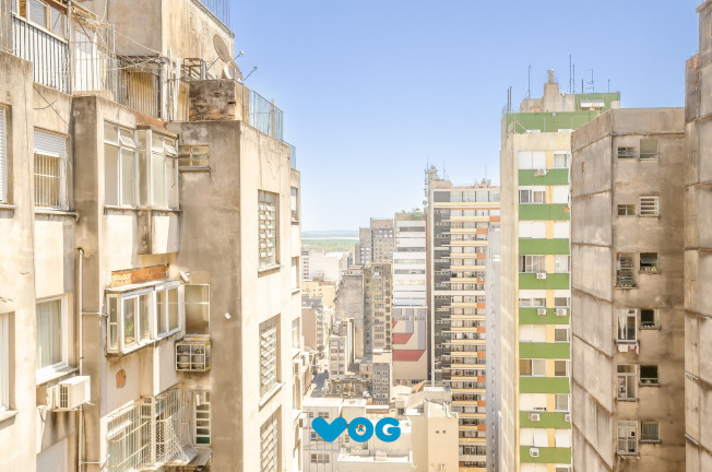 Imagem Imóvel com 1 Quarto à Venda, 21 m² em Centro - Porto Alegre Imagem Imóvel com 1 Quarto à Venda, 21 m² em Centro - Porto Alegre