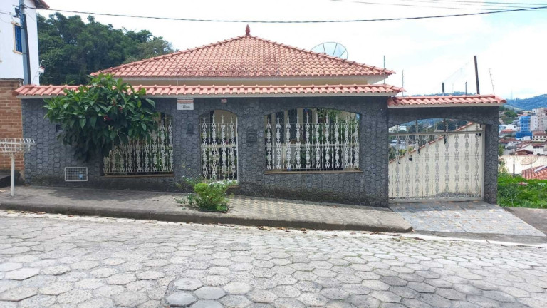 Casa com 3 Quartos à Venda, 335 m² em Solar Dos Lagos - São Lourenço