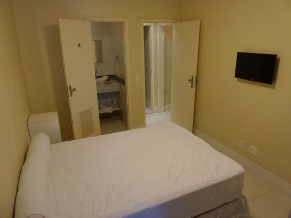 Imagem Imóvel com 2 Quartos à Venda ou Locação, 76 m² em Copacabana - Rio De Janeiro Imagem Imóvel com 2 Quartos à Venda ou Locação, 76 m² em Copacabana - Rio De Janeiro