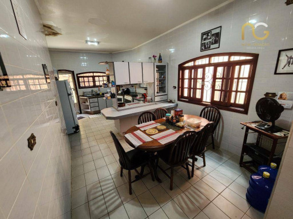 Imagem Sobrado com 3 Quartos à Venda, 360 m² em Canto Do Forte - Praia Grande