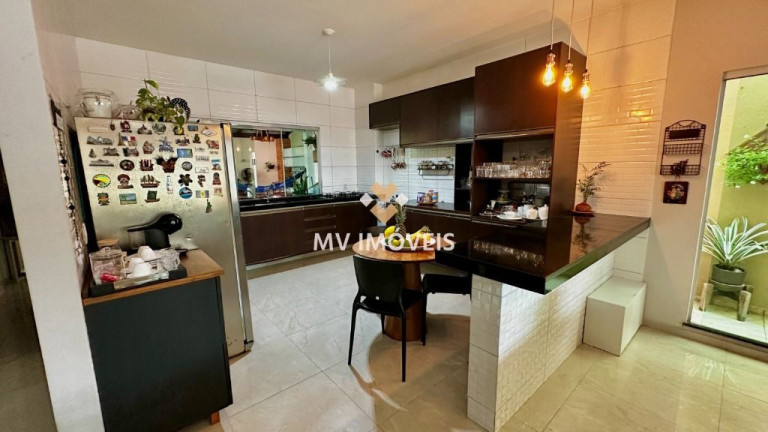Imagem Casa com 4 Quartos à Venda, 380 m² em Parque Guajará (icoaraci) - Belém