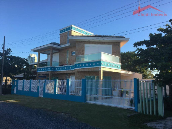Imagem Casa com 3 Quartos à Venda, 208 m² em Itacolomi - Piçarras