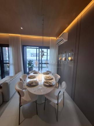 Imagem Apartamento com 2 Quartos à Venda, 54 m² em Centro - Curitiba