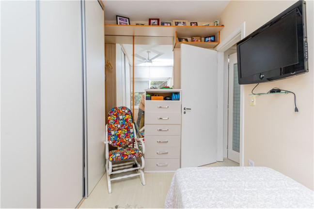 Imagem Imóvel com 2 Quartos à Venda, em Teresópolis - Porto Alegre Imagem Imóvel com 2 Quartos à Venda, em Teresópolis - Porto Alegre