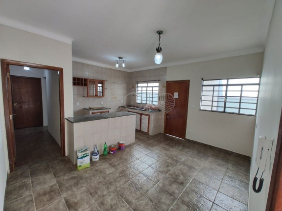 Casa com 3 Quartos para Alugar, 296 m² em Centro - Araraquara