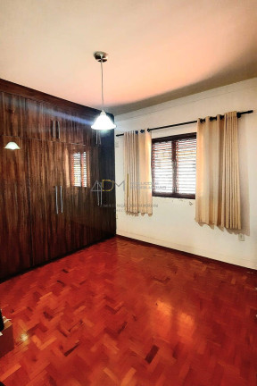 Imagem Casa com 3 Quartos à Venda, 242 m² em Centro - Botucatu