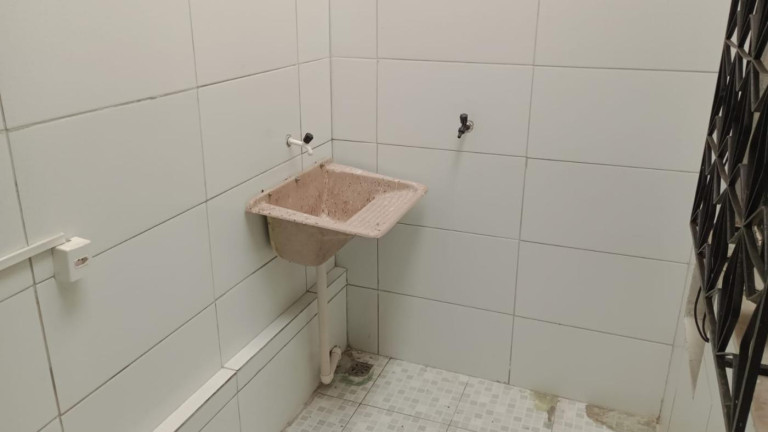 Imagem Casa com 1 Quarto à Venda, em Campo Grande - Rio De Janeiro Imagem Casa com 1 Quarto à Venda, em Campo Grande - Rio De Janeiro