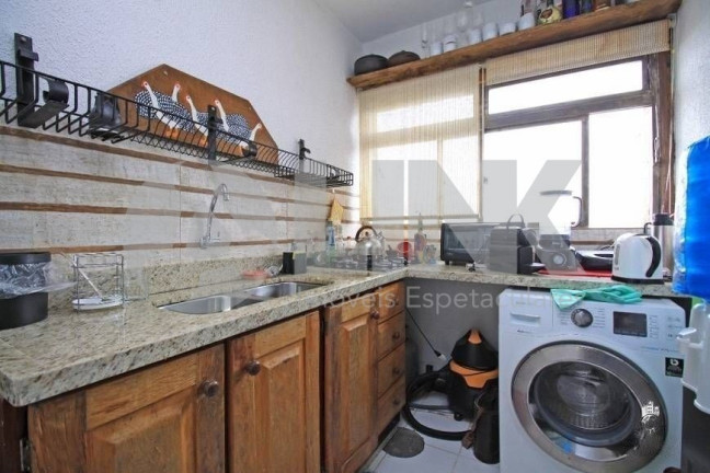 Imagem Imóvel com 2 Quartos à Venda, 96 m² em Menino Deus - Porto Alegre Imagem Imóvel com 2 Quartos à Venda, 96 m² em Menino Deus - Porto Alegre