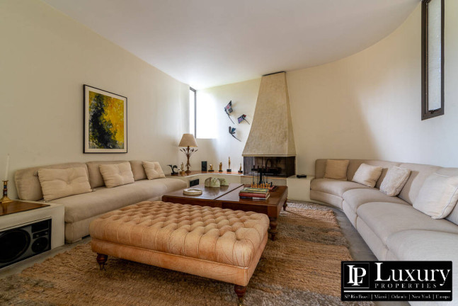 Imagem Casa com 4 Quartos à Venda,  em Pacaembu - São Paulo