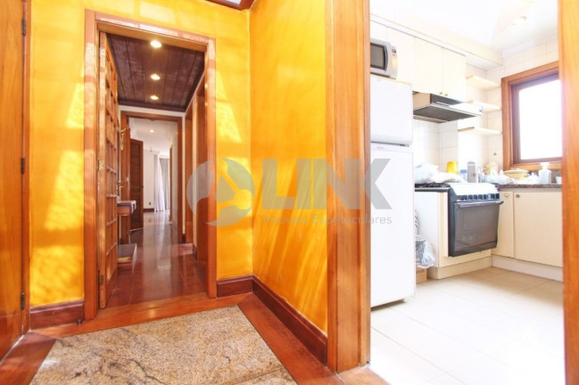 Imagem Imóvel com 3 Quartos à Venda, 269 m² em Bela Vista - Porto Alegre