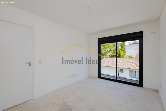 Imagem Casa com 3 Quartos à Venda, 119 m² em Hauer - Curitiba Imagem Casa com 3 Quartos à Venda, 119 m² em Hauer - Curitiba