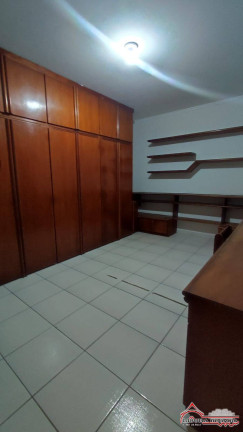 Imagem Casa com 4 Quartos à Venda, 367 m² em Jardim Santa Maria - Jacareí Imagem Casa com 4 Quartos à Venda, 367 m² em Jardim Santa Maria - Jacareí