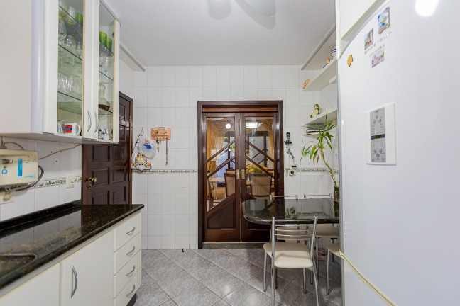 Imagem Casa com 4 Quartos à Venda, 271 m² em Santo Inácio - Curitiba