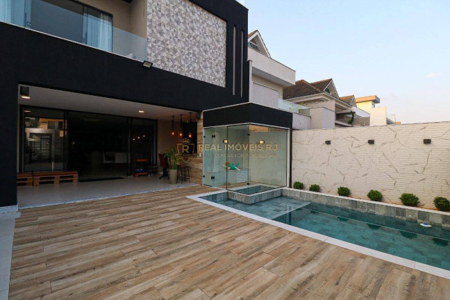 Imagem Casa com 6 Quartos à Venda, 600 m² em Recreio Dos Bandeirantes - Rio De Janeiro