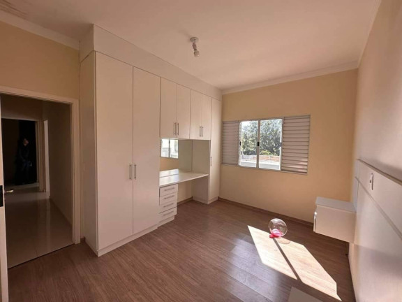 Imagem Casa com 3 Quartos à Venda, em Centro Industrial Rafael Diniz - Bragança Paulista Imagem Casa com 3 Quartos à Venda, em Centro Industrial Rafael Diniz - Bragança Paulista