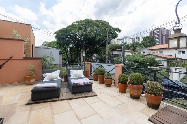 Imagem Casa com 4 Quartos à Venda, 300 m² em Moema - São Paulo
