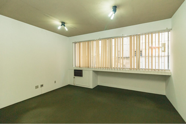 Imagem Sala Comercial à Venda, 37 m² em Petrópolis - Porto Alegre Imagem Sala Comercial à Venda, 37 m² em Petrópolis - Porto Alegre