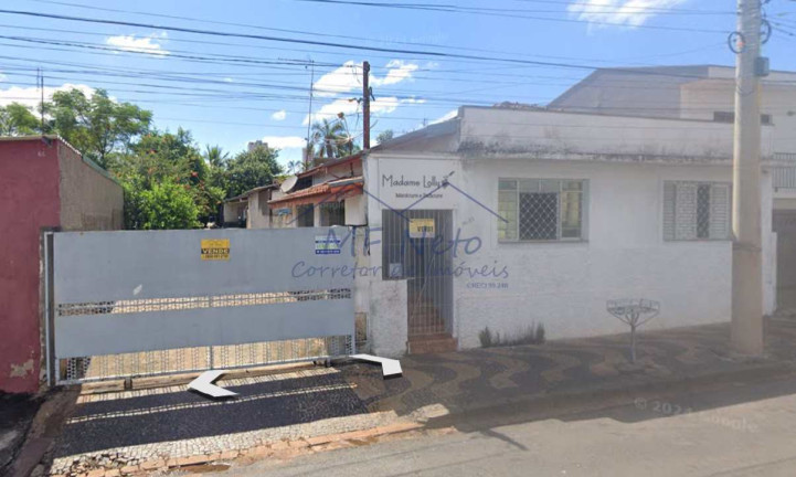 Casa com 3 Quartos à Venda, 1.274 m² em Centro - Pirassununga