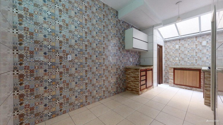 Imagem Imóvel com 2 Quartos à Venda, 64 m² em Menino Deus - Porto Alegre