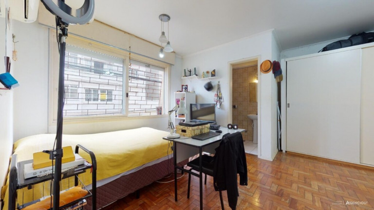Imagem Imóvel com 1 Quarto à Venda, 30 m² em Centro Histórico - Porto Alegre Imagem Imóvel com 1 Quarto à Venda, 30 m² em Centro Histórico - Porto Alegre