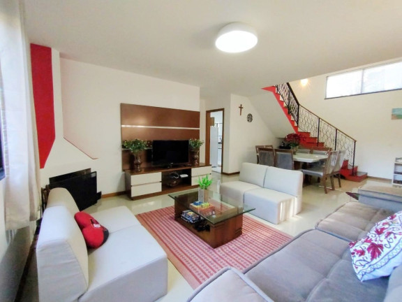 Imagem Casa com 4 Quartos à Venda, 160 m² em Vargem Grande - Teresópolis Imagem Casa com 4 Quartos à Venda, 160 m² em Vargem Grande - Teresópolis