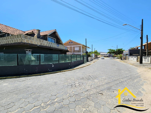 Imagem Casa com 5 Quartos à Venda, 300 m² em Centro - Balneário Barra Do Sul Imagem Casa com 5 Quartos à Venda, 300 m² em Centro - Balneário Barra Do Sul