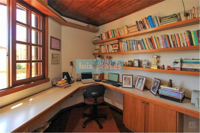 Imagem Apartamento com 1 Quarto à Venda, 157 m² em Petrópolis - Porto Alegre