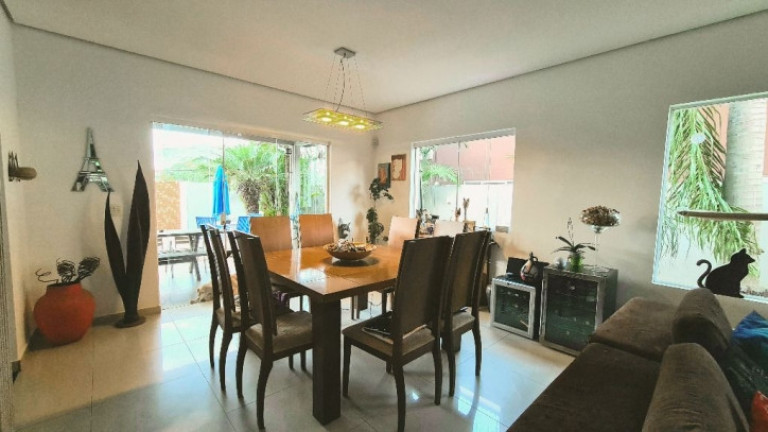 Imagem Casa com 3 Quartos à Venda, 250 m² em Chácara Das Paineiras - Carapicuíba Imagem Casa com 3 Quartos à Venda, 250 m² em Chácara Das Paineiras - Carapicuíba