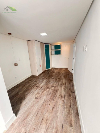 Imagem Casa de Condomínio com 3 Quartos à Venda, 205 m²