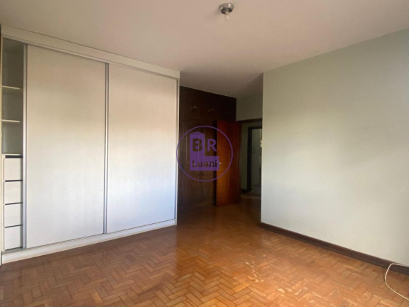 Imagem Casa com 3 Quartos à Venda, 318 m² em Dom Bosco - Londrina
