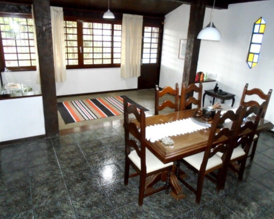 Imagem Casa com 5 Quartos à Venda, 300 m² em Iucas - Teresópolis