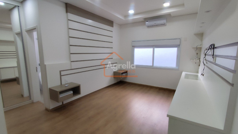 Imagem Imóvel com 3 Quartos à Venda, 237 m² em Condominio Village Da Serra - Mogi Guaç-u Imagem Imóvel com 3 Quartos à Venda, 237 m² em Condominio Village Da Serra - Mogi Guaç-u