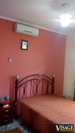 Imagem Casa com 2 Quartos à Venda, 126 m² em Pq. Santo Antonio - Jacareí
